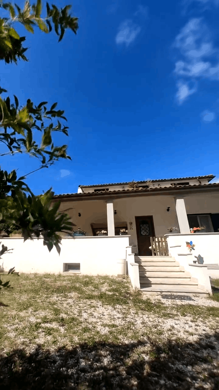 Real estate video example | Rome villa with people | VideoEstate.ai